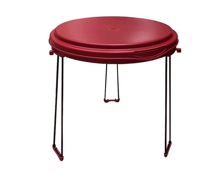 
	
	Práctica mesa plegable para picnic o para utilizarla en casa.
	
	
	Medidas: 46 cm alto (expandido),  6.5 cm (sin expandir), 45.5 cm (diámetro)
	
	
	De fácil uso y limpieza.
	
	
	Se puede utilizar como bandeja.
	
	
	Incluye una bolsa con asa para llevar al hombro.
	
	
	Fácil de almacenar y transportar.
	
	
	Conveniente y ahorra espacio.
	

