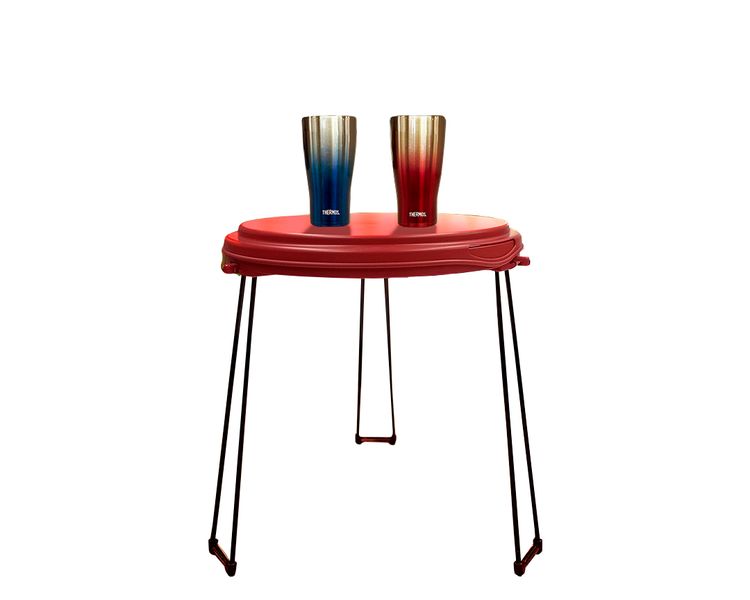 Incluye:


	THERMOS® Vaso térmico COOLHOT azul (JDE-600CBLTDP)
	THERMOS® Vaso térmico COOLHOT rojo (JDE-600CRTDP)
	KONSTAR® Mesa plegable roja (KS0026Z)

