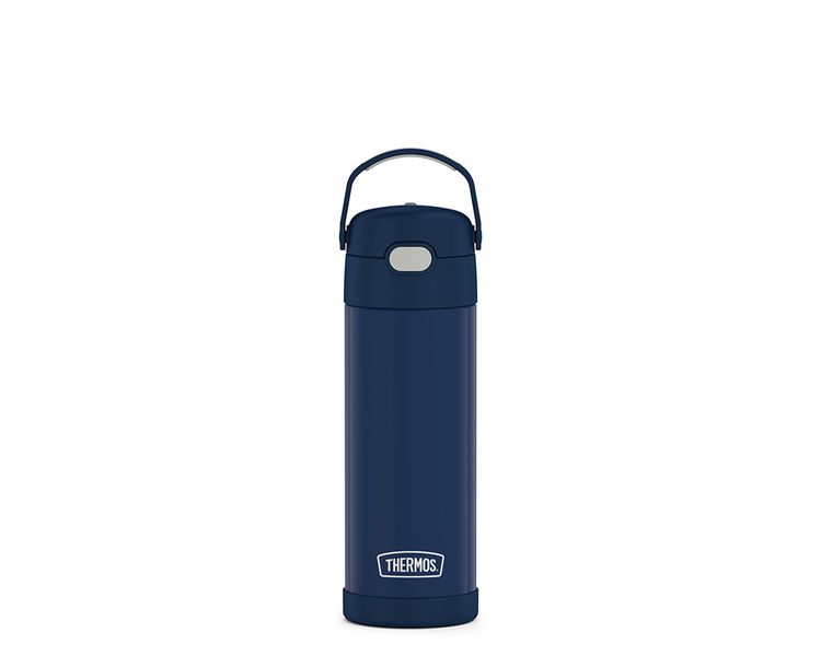 Características:


	Material: Acero altamente resistente a la oxidación.
	Medidas: 21.5 cm x 8.48 cm (alto x diámetro)
	 Máxima retención de temperatura.
	Conserva las bebidas frías por 12 horas.
	Con asa en la tapa.
	Diseño con pico.
	Práctico botón en la tapa, el cual permite abrirlo con una sola mano.
	Recomendado para líquidos fríos.

