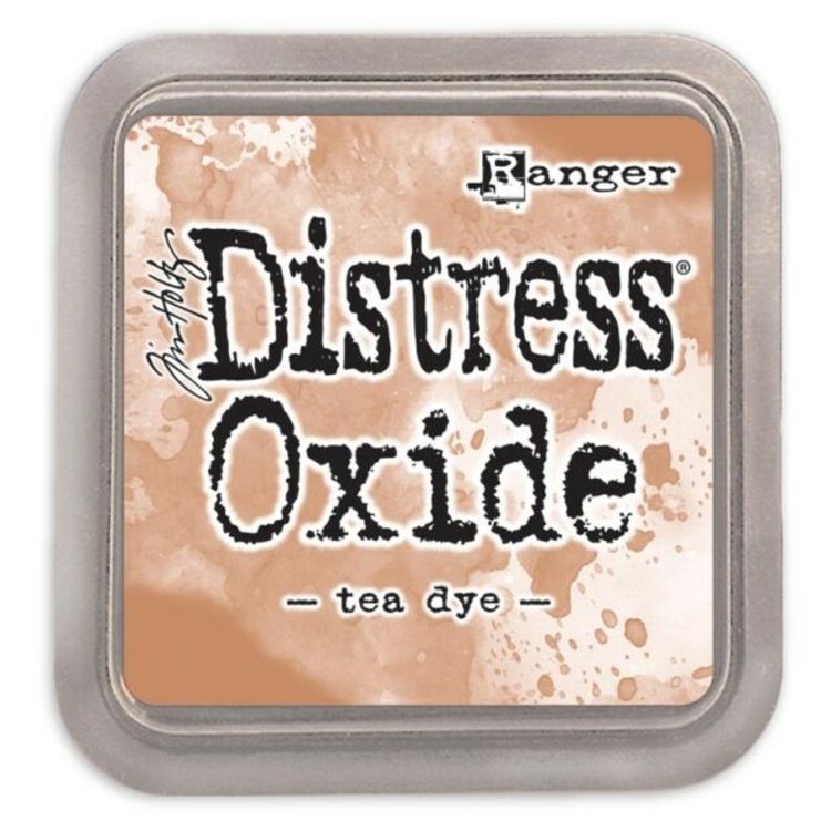  

Tinta Distress Oxide es una fusión de tinta de pigmento y colorante reactivo al agua que crea un efecto oxidado cuando se rocía con agua. Úsalo con sellos, plantillas y directo a la superficie. Puedes utilizarla con el aplicador de tinta. Tamaño: 7.6 x 7.6 cm.

 

 
