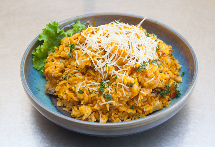 ARROZ CON MARISCOS CON NUESTRO TOQUE ESPECIAL.
