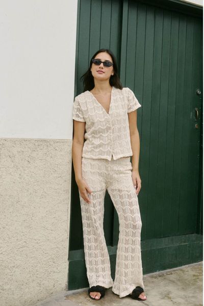 Talla XS
Cintura: 70 cm
Cadera: 108 cm
Tiro: 32 cm
Alto: 106 cm

Talla S
Cintura: 72 cm
Cadera: 112 cm
Tiro: 33 cm
Alto: 107 cm

Talla M
Cintura: 74 cm
Cadera: 116 cm
Tiro: 34 cm
Alto: 108 cm

Talla L
Cintura: 76 cm
Cadera: 120 cm
Tiro: 35 cm
Alto: 109 cm
