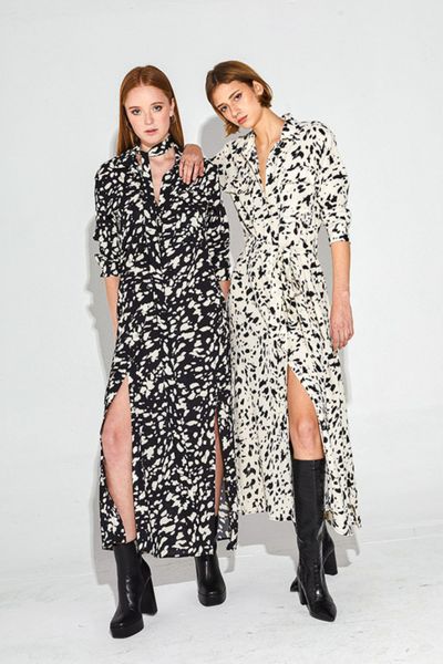 Vestido camisa maxi, hecho de rayon, con un estampado super lindo. Es versátil y cómodo como todas nuestras prendas.

Busto: 32A - 34D o 87cm-100cm

Cintura: 60 cm - 85cm 

Cadera: 90 cm - 130cm

Largo: 136cm
