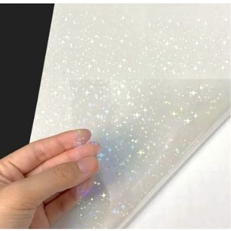 Laminas tamaño A4 con efecto de estrellas iridiscentes para laminar al frio.

Pack x 20 unds.
