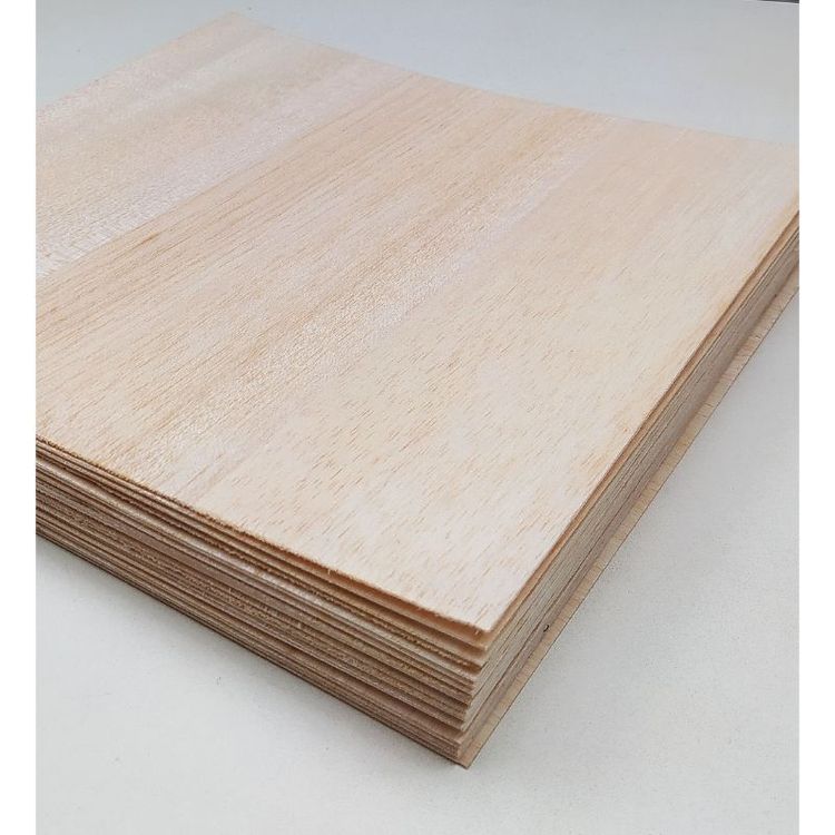 Decora y embellece tus proyectos con madera balsa, especial para cortar con la Scan &amp;amp; Cut de Brother.

Tamaño: 30 x 30 cm
