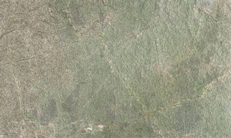 Nuestro modelo Nairobi aportara a tu entorno calidez y un poder visual único. 
Al ser piedra naturales, cada lámina tiene sus propias tonalidades y texturas. 


	Laminas Ultra delgadas de piedra natural.
	Flexibilidad. Puede curvarse para moldear figuras redondas. 
	Resistente a rayos UV.
	Facil de instalar y de cortar, con amoladora e incluso con tijera hojalatero.
	Puede ser instalado en interiores y exteriores.

