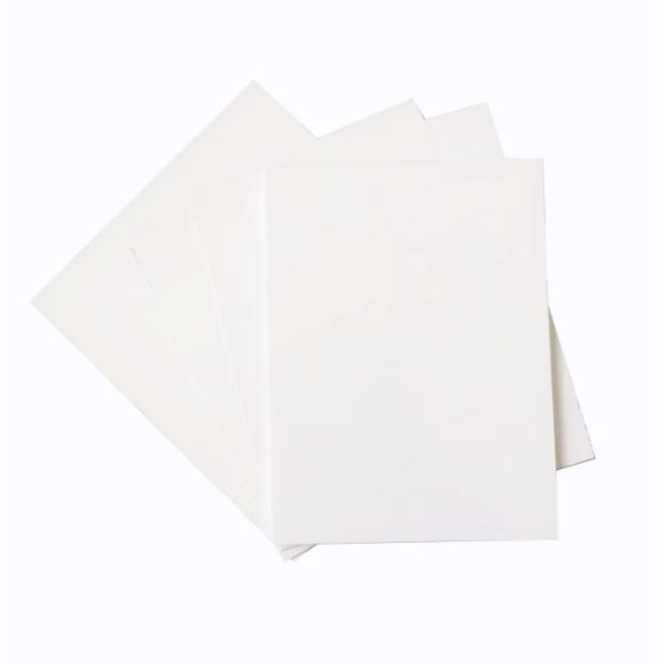 Papel de transferencia para tatuajes temporales, tamaño A4, compatible para impresoras de inyección de tinta (inkjet). El cual permitirá dar vida a tus proyectos artísticos. Alta Calidad de impresión, con colores vibrantes que te ayudará mostrar a gran detalle tus diseños complejos, asegurando que tus tatuajes temporales destaquen. Fácil de usar, proceso de transferencia sencillo, el diseño se adhiere fácilmente a la piel, fácil de retirar sin dejar residuos. No son tóxicos, son respetuosos con la piel, lo que garantiza una experiencia cómoda.

Pack x 5 Unids.
