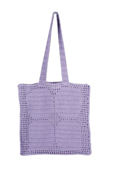 Nuestras carteras tejidas estan inspiradas en nuestros artesanos y lo importante que es mostrar el trabajo artesanal , estas carteras se caracterizan por tener el diseño de nuestro nuevo re-branding. Las creamos en distintos colores jugando con la paleta de la nueva colección. Estas carteras serán tus aliadas todo el verano.

Material: Carteras 100% de algodón

Medidas: Largo: 39cm Alto: 39cm Ancho: 4cm

Hechos a mano por artesanos peruanos 
