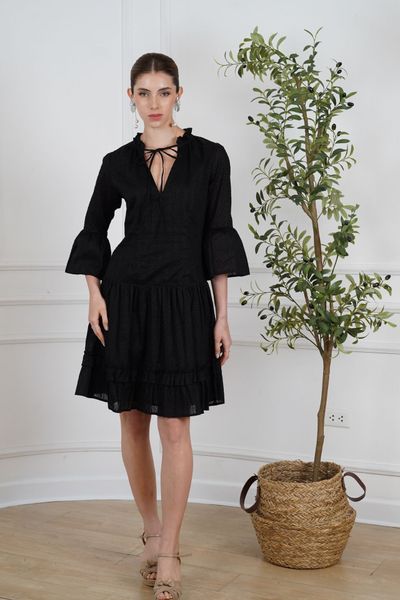 
Vestido corto, con brazos abombachados para darte un estilo diferente. Combínalo para estaciones de primavera y verano. 

 


 

 
